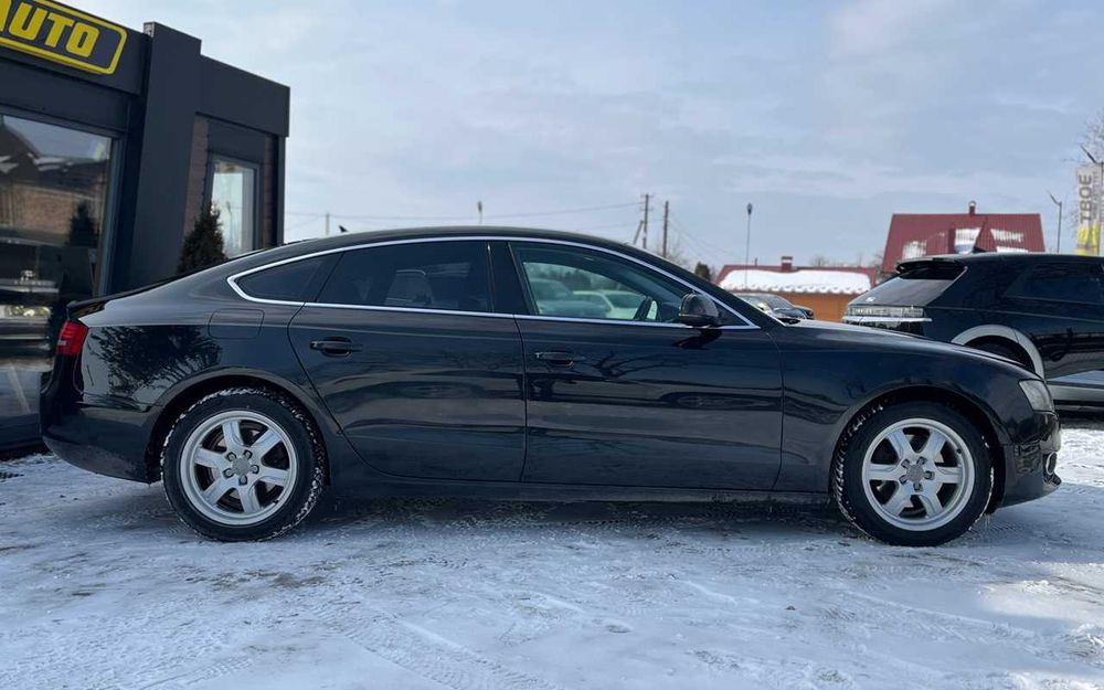 Audi A5     2011