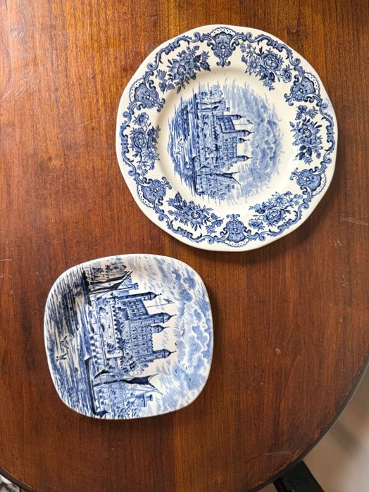 Hand-Painted Tableware457281403901726720
