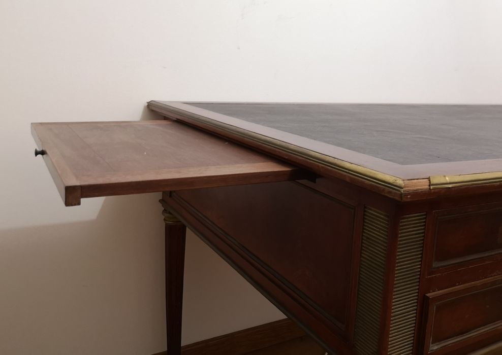 Secretária estilo Luís XVI