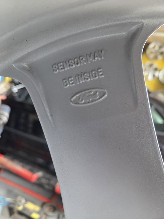 Felgi Aluminiowe Ford 5x108 8Jx18 ET 55  Volvo
