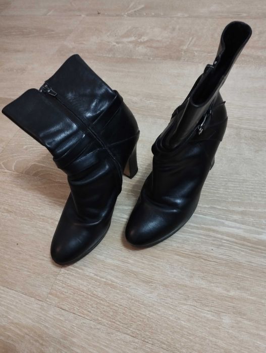 Botas salto alto cano médio -MAX MARA