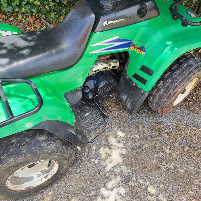 Moto 4 Kawasaki klf 220