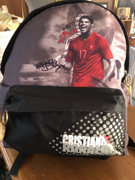 Bonita mochila em bom estado