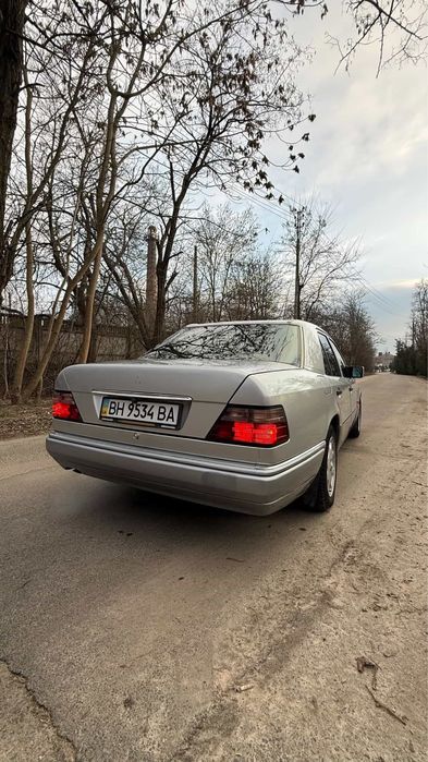 Продам MERCEDES 124