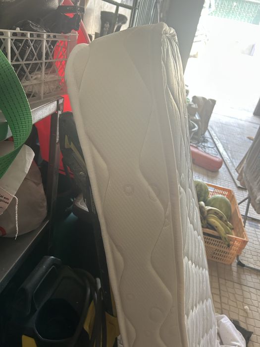 Venda de cama bebe viagem e um colchao de 60x120