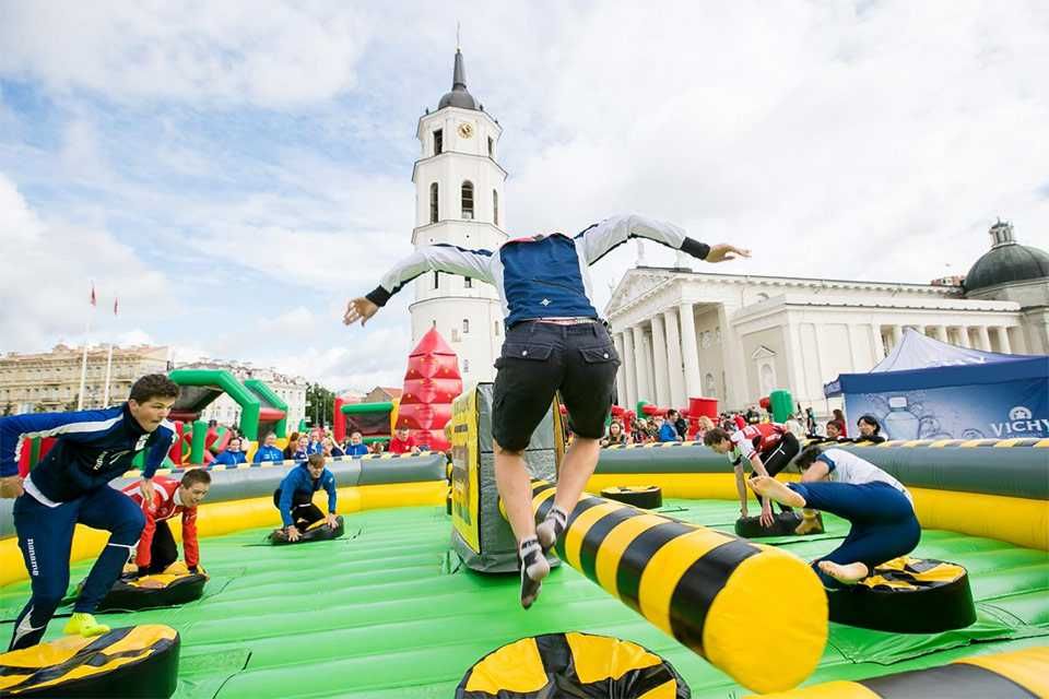 Aluguer insufláveis, carrosséis, animação de eventos, pipocas