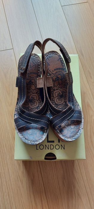 Sandálias Fly London
