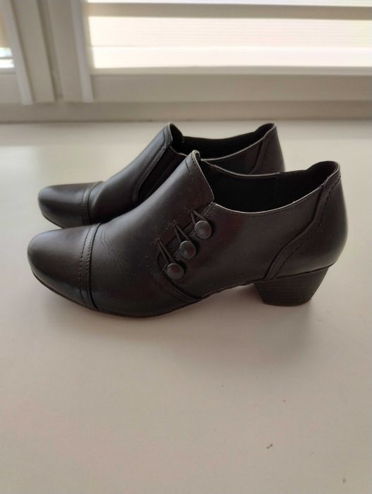 Czarne skórzane półbuty Easy Street Deichmann