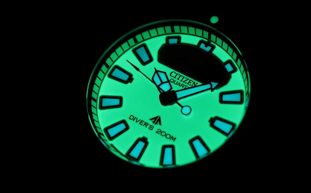 Citizen JP2007-17W Aqualand Full Lume Diver 200 m Głębokościomierz
