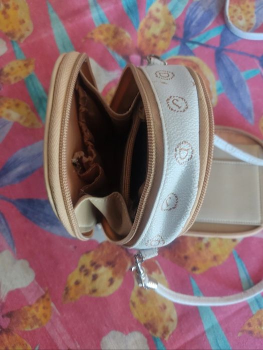 Bolsa a tiracolo marca David Jones