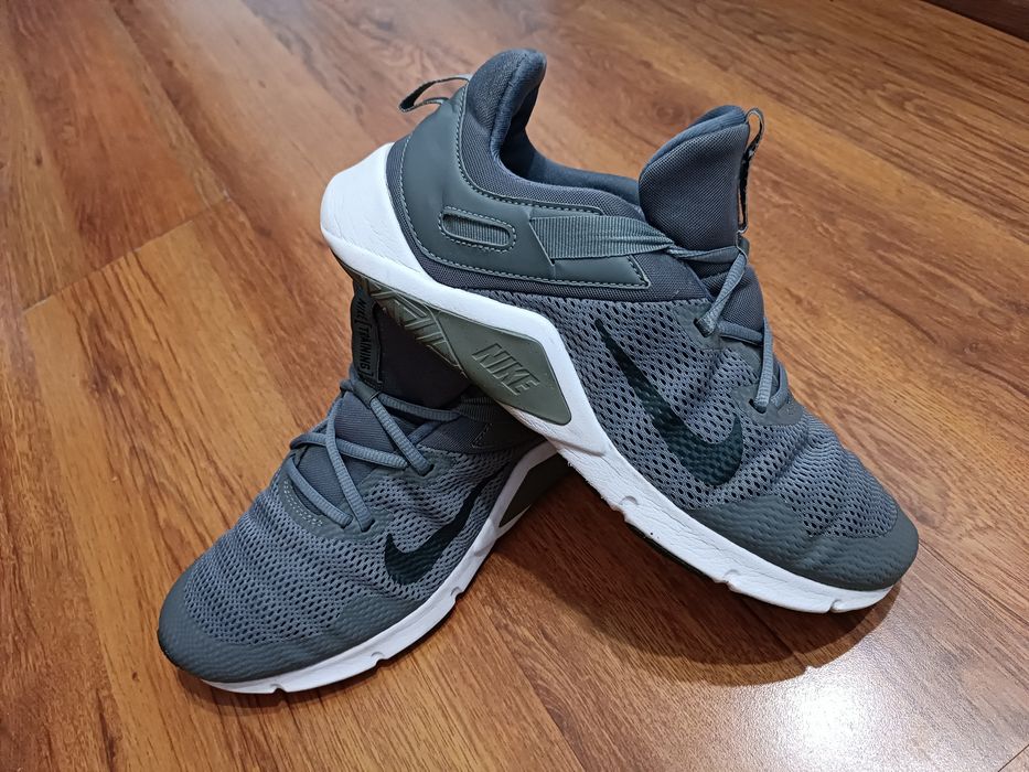 Кросівки Nike Training 44-44,5р 28-28,5см оригінал сірі