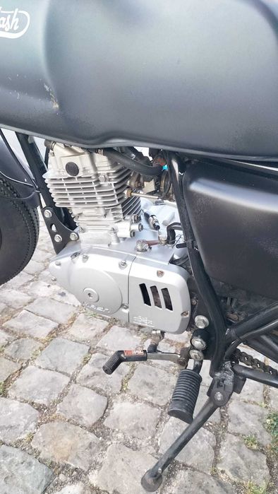 Mash 125 Café Racer – 19000 km – Excelente Estadoo9