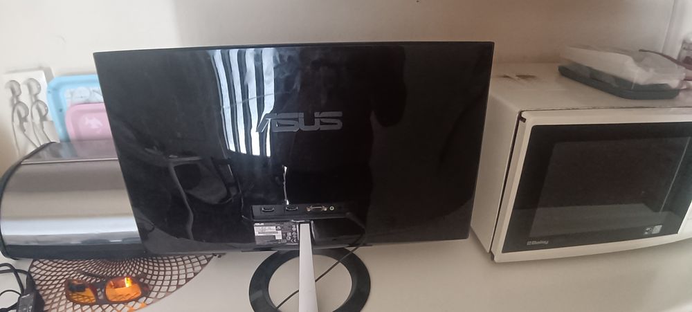 Monitor ASUS VX238H de 23"