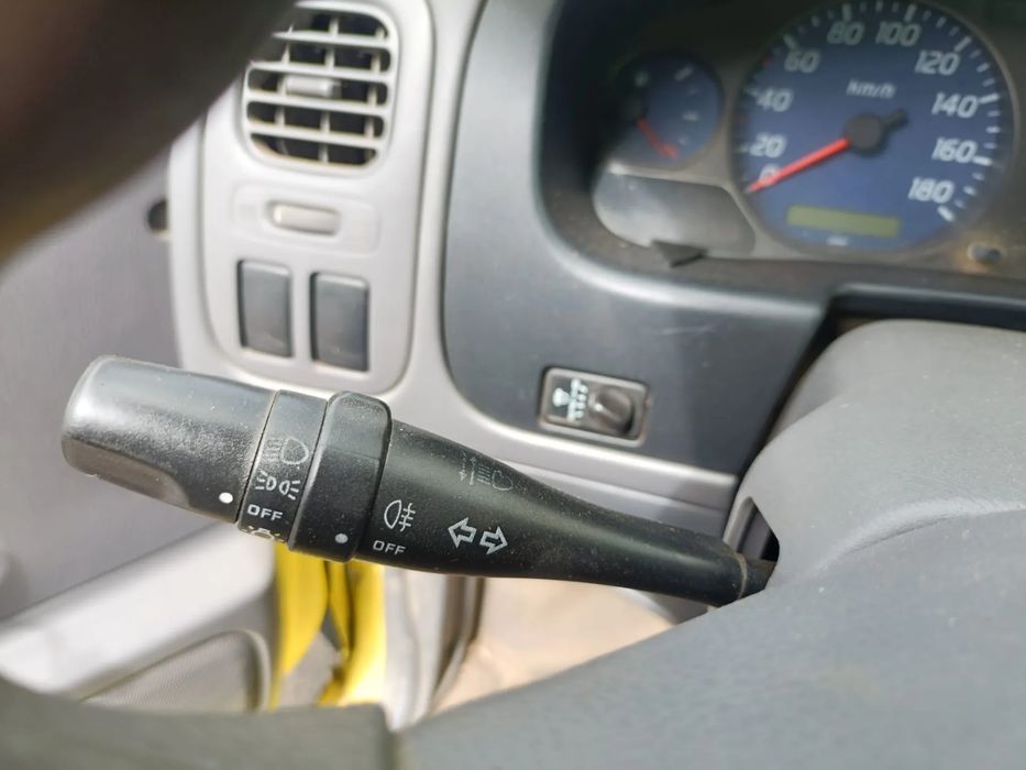 Conjunto / manetes de luzes e limpa vidros NISSAN Pick Up III (D22)