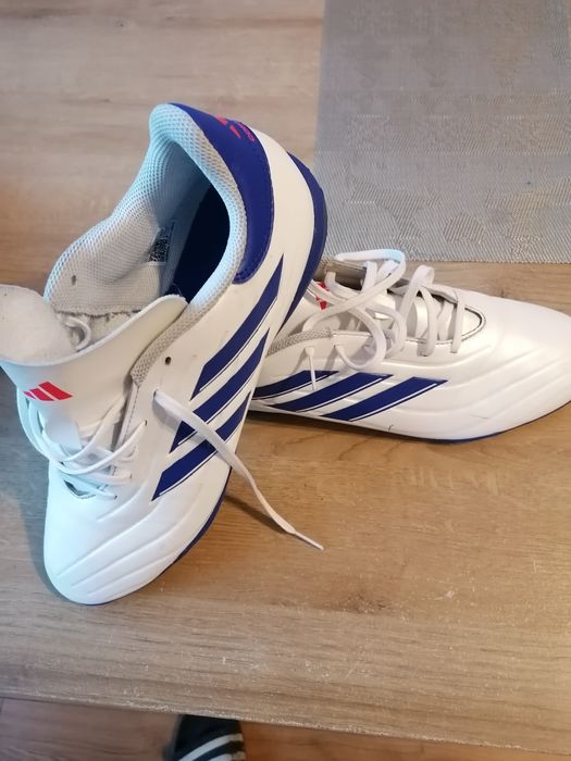 Buty sportowe młodzieżowe