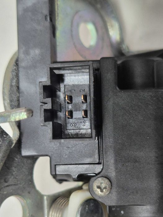 audi a6 c6 a3 8p a4 b8 zamek tylnej klapy bagażnika tył tylny