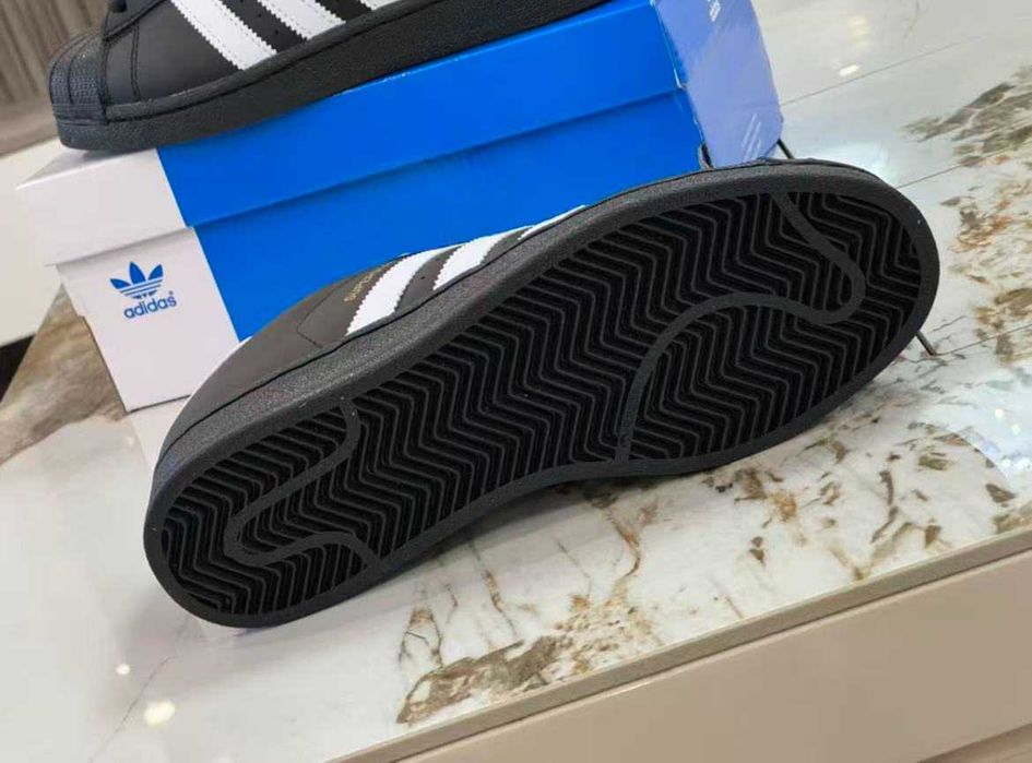 Superstar foundation Black 42
