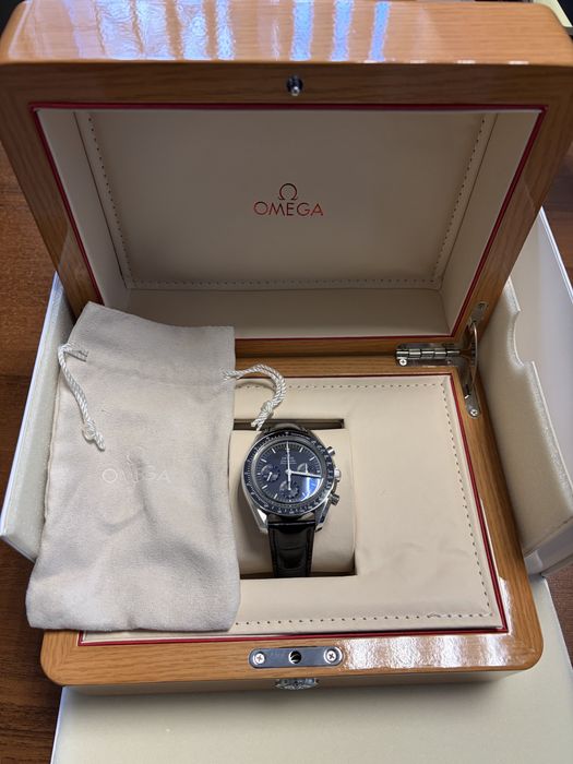 Продаж годинників Omega Speedmaster