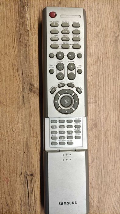 Pilot Samsung DVD oznaczenie 01225C, oryginalny, w pełni sprawny