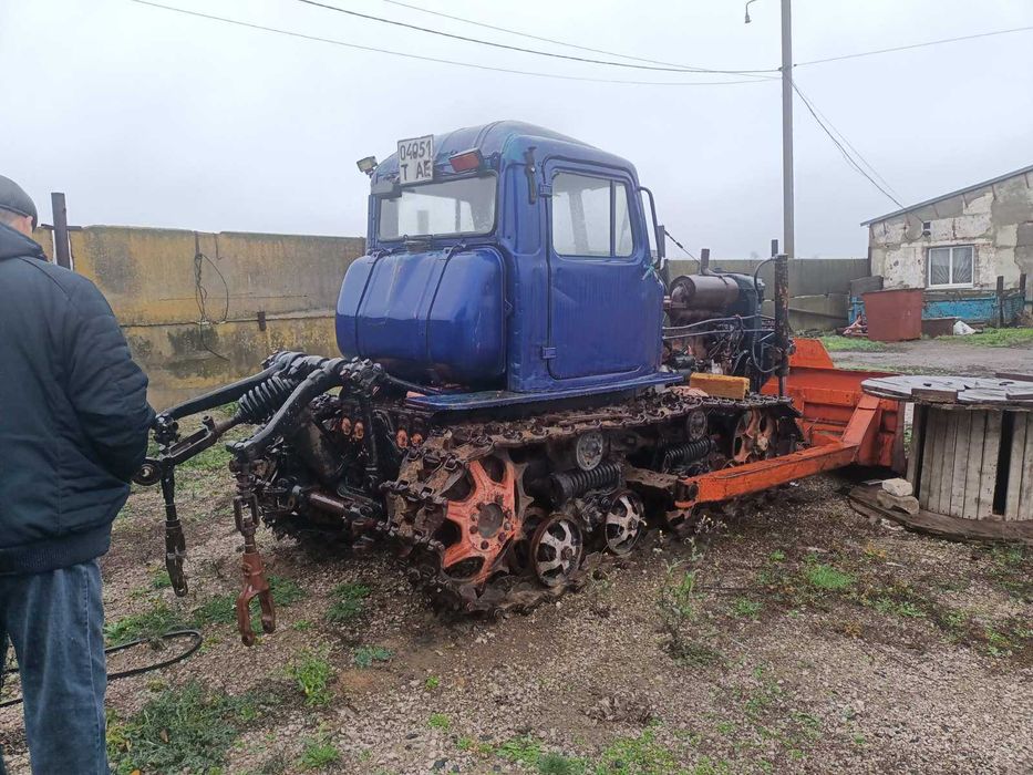 Продається трактор ДТ-75 бульдозер, в робочому стані. Без документів