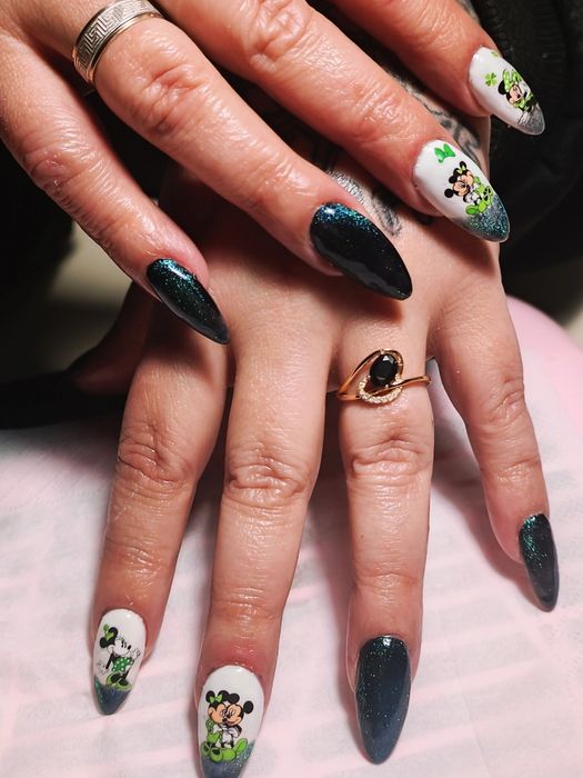 Манікюр та нарощування