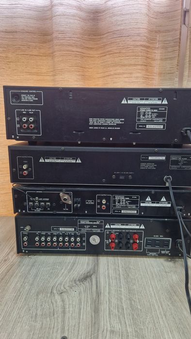 Стійка Kenwood: кас.дека, CD програвач, тюнер, підсилювач
