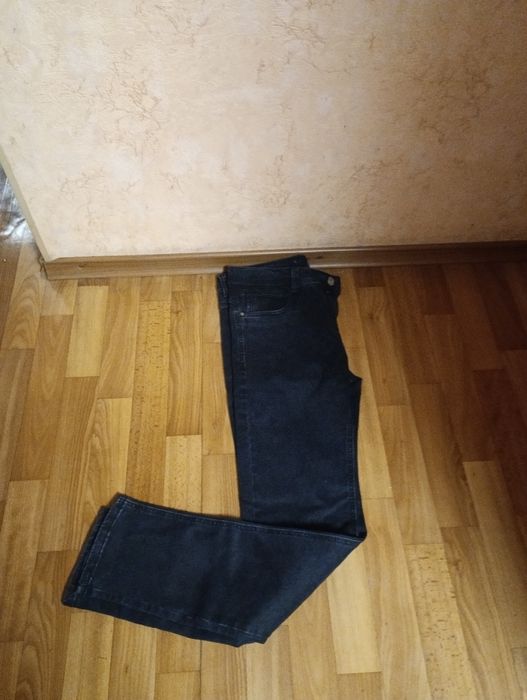 Продам чорні джинси розмір31