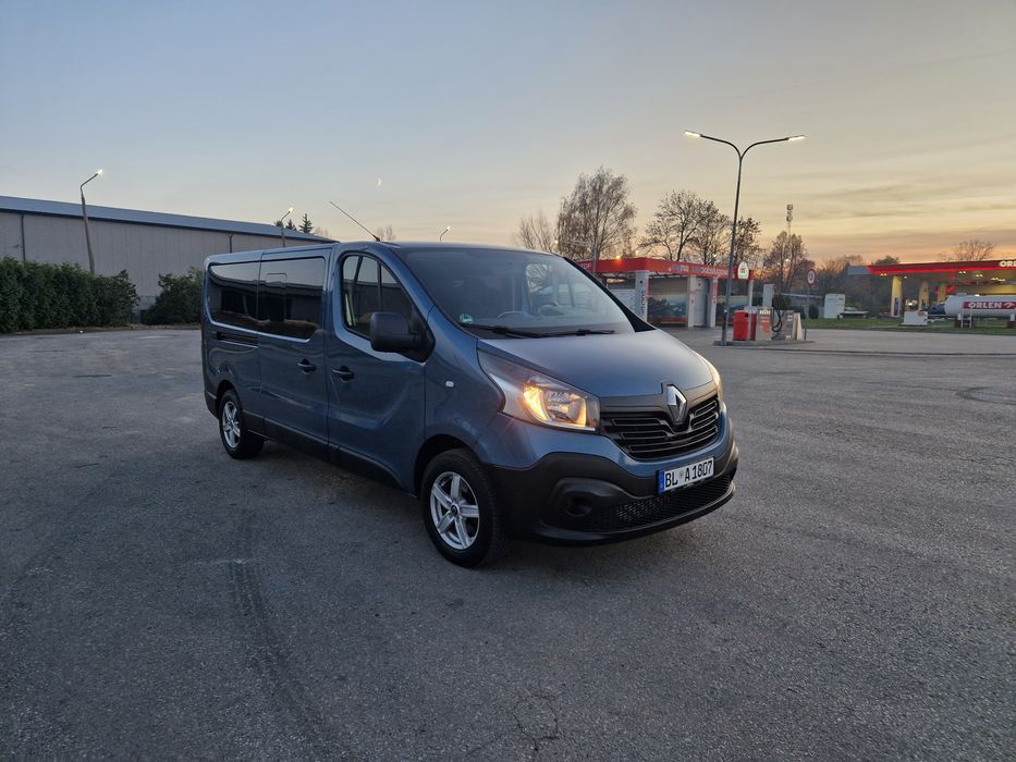 Wypożyczalnia samochodów dostawczy busów autolawet bus 9 osobowy