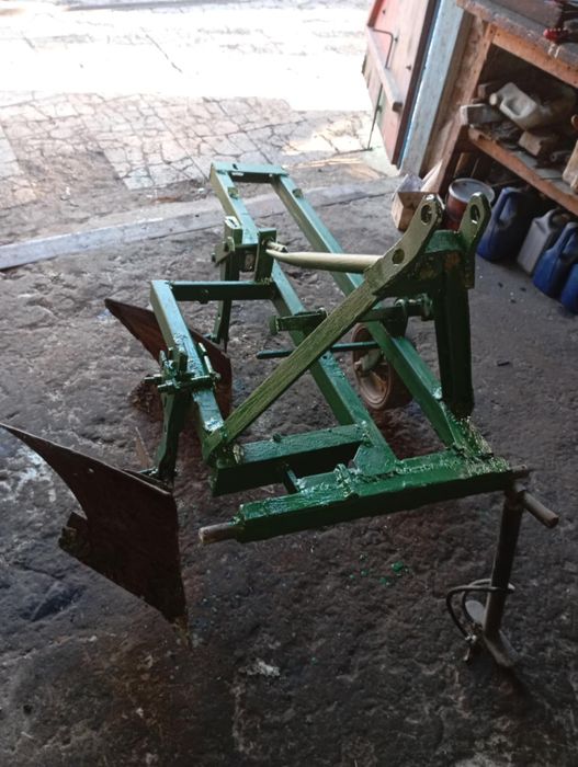 Плуг двохкорпусний до т25 китайця