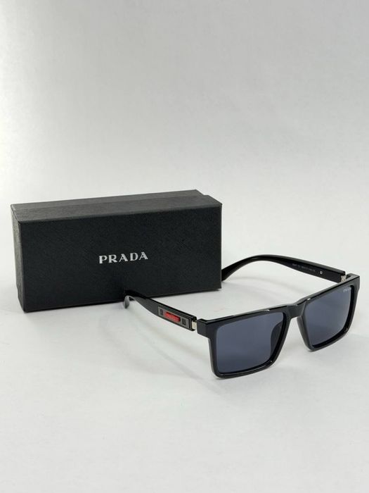 Okulary przeciwsłoneczne marki Prada