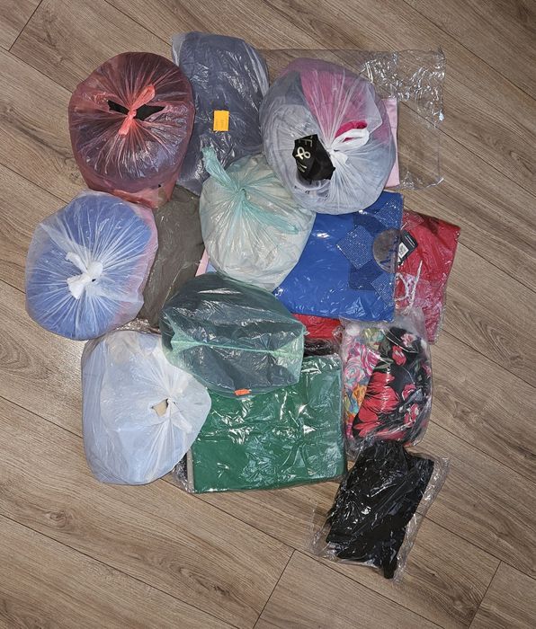 Wyprzedaż Nowe ubrania po likwidacji