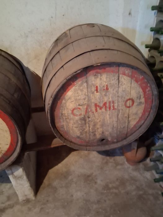 Duas pipas de vinho grandes 10 cântaros para vinho ou decoração