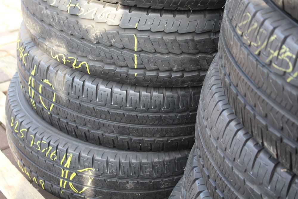 225 75 R16CP  Michelin Agiis Camping