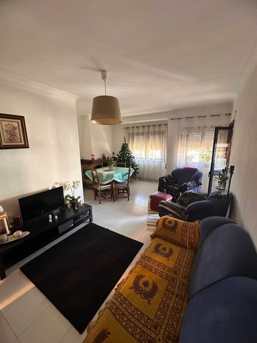 Alugo quarto suite em t3