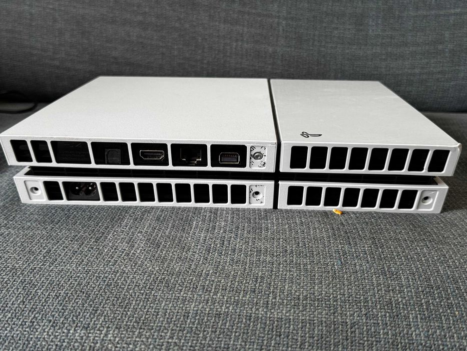 Sony PlayStation 4 Fat White 500GB / firmware 12.02 / GoldHEN
