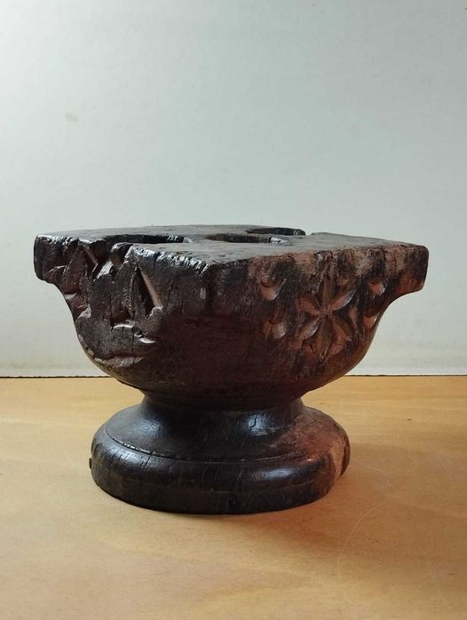 Castiçal / Porta Velas em Madeira Antigo