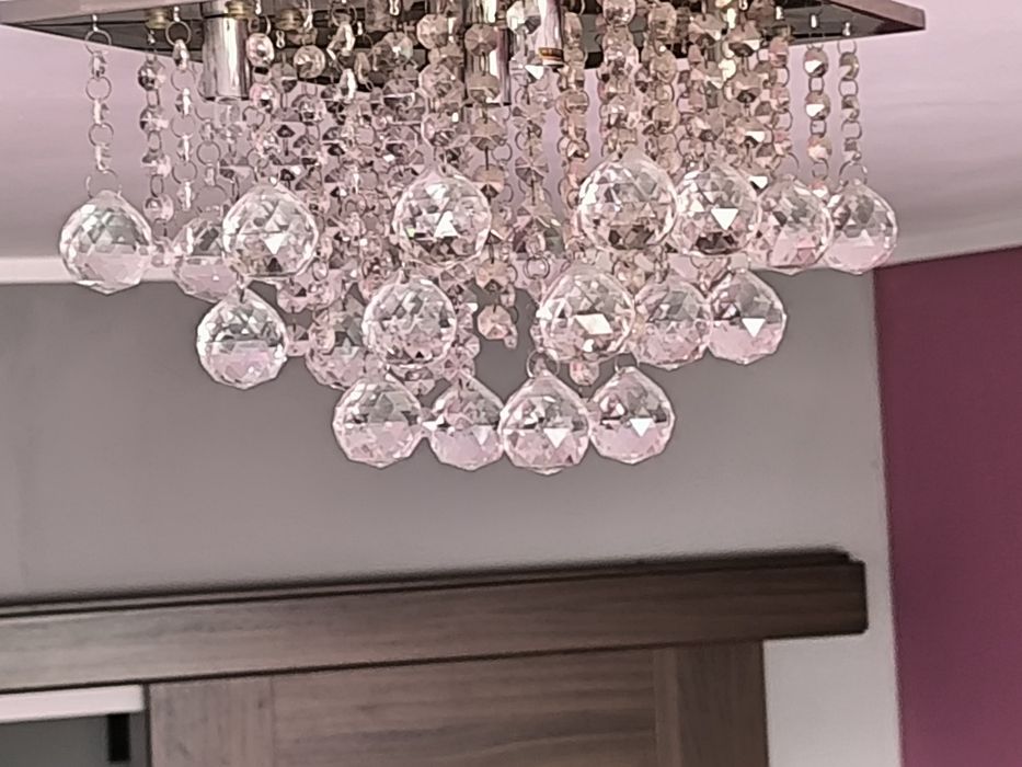 Lampa z kryształami