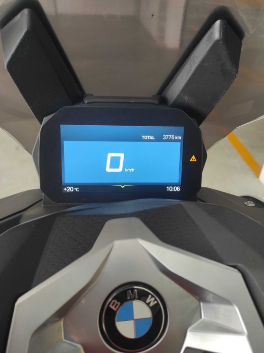 BMW C400X com 3800 km's
