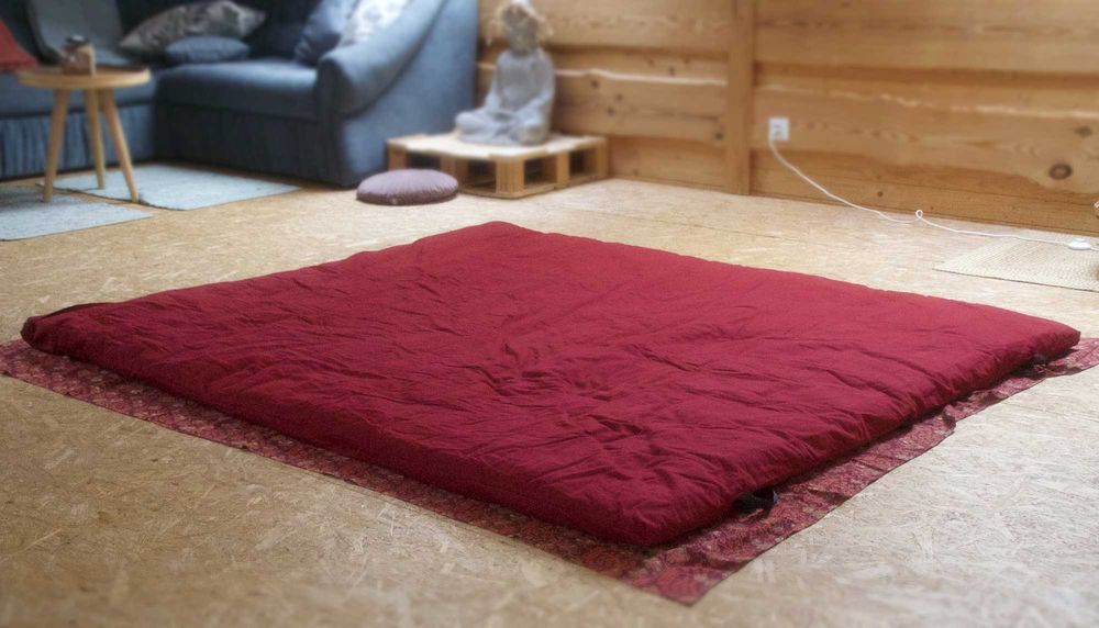 Mata do masażu tajskiego lub shiatsu z torbą transportową