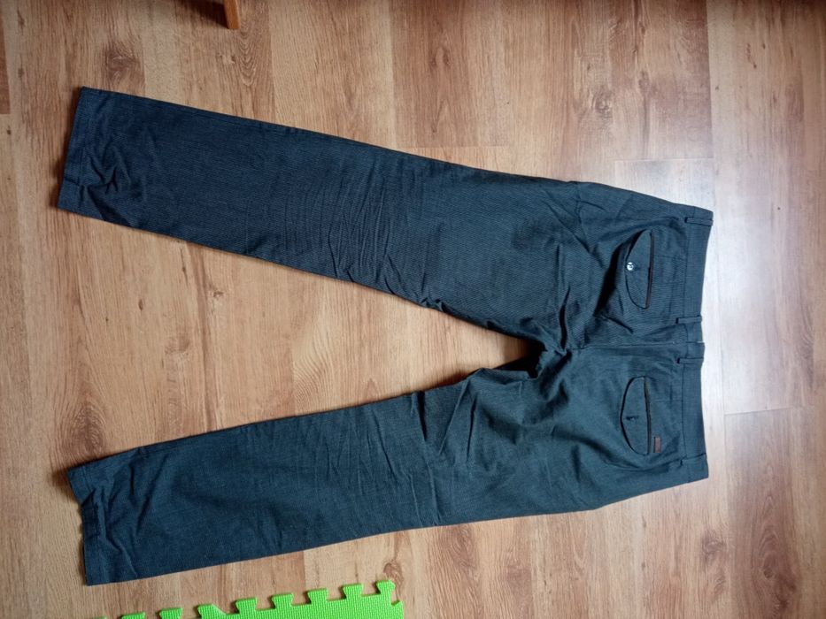 Spodnie męskie ZARA roz 48 pas 102cm (100% bawełna)