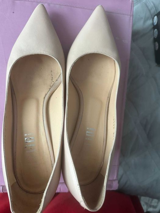 Класичні шкіряні човники з бежеві  fellini Італія р. 39 оригінал