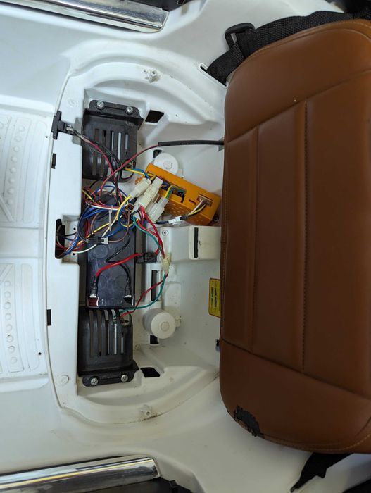 Дитячий автомобіль