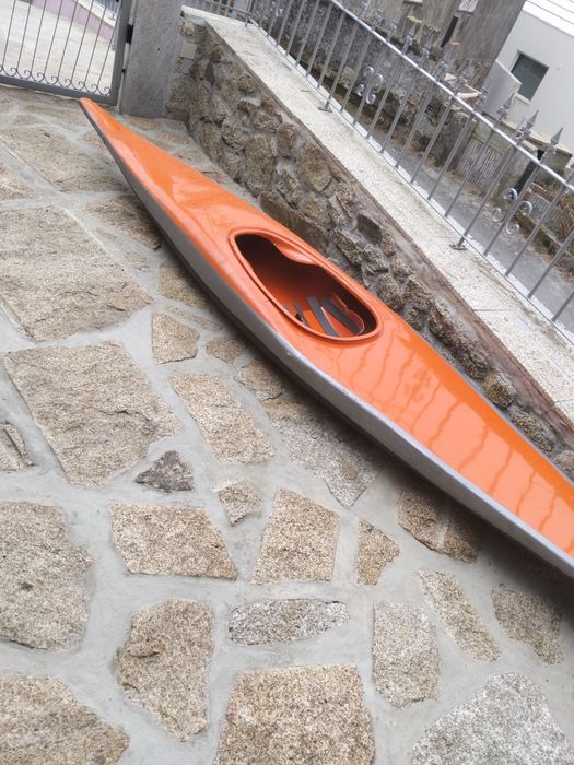 Canoa em fibra  em bom estado
