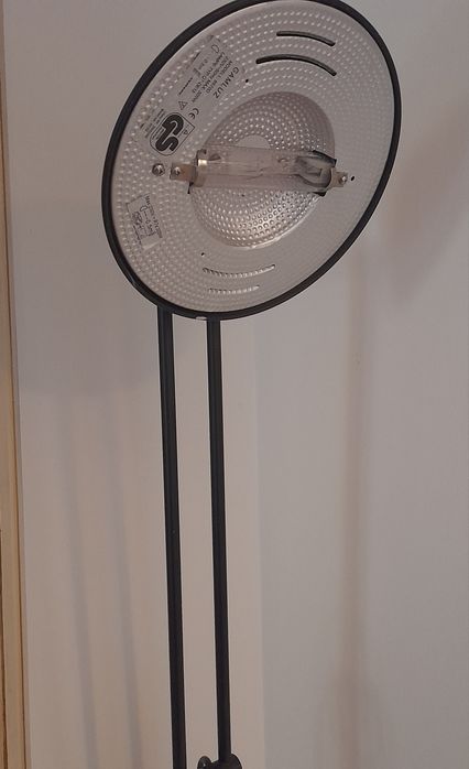 Relogio fundo bordado e projetor 300 w