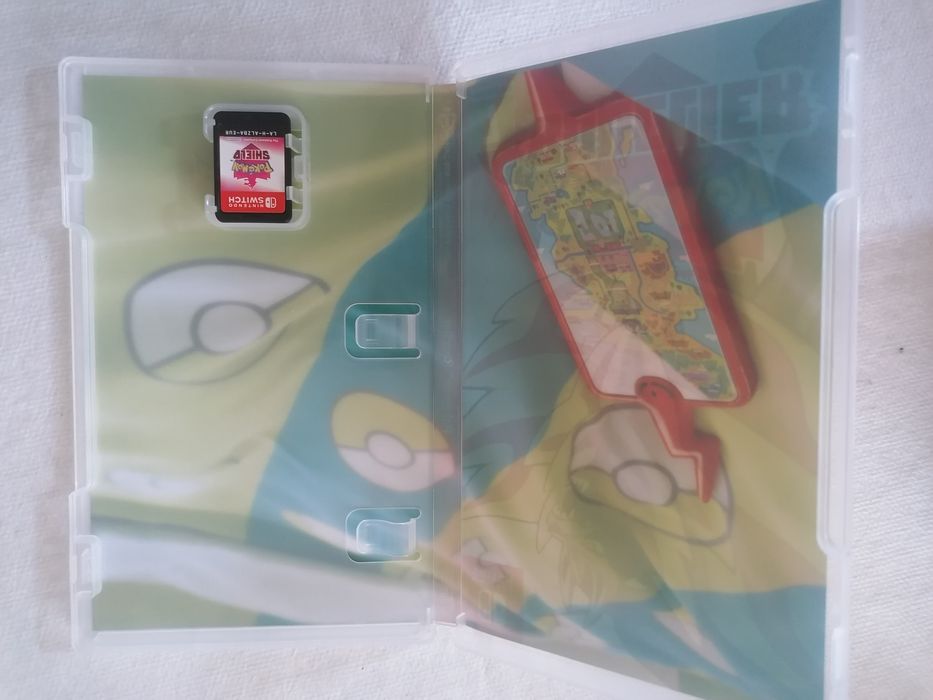Pokemon Shield - switch