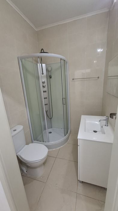 Aluga se T1 disponível   vila  Vieira de Leiria