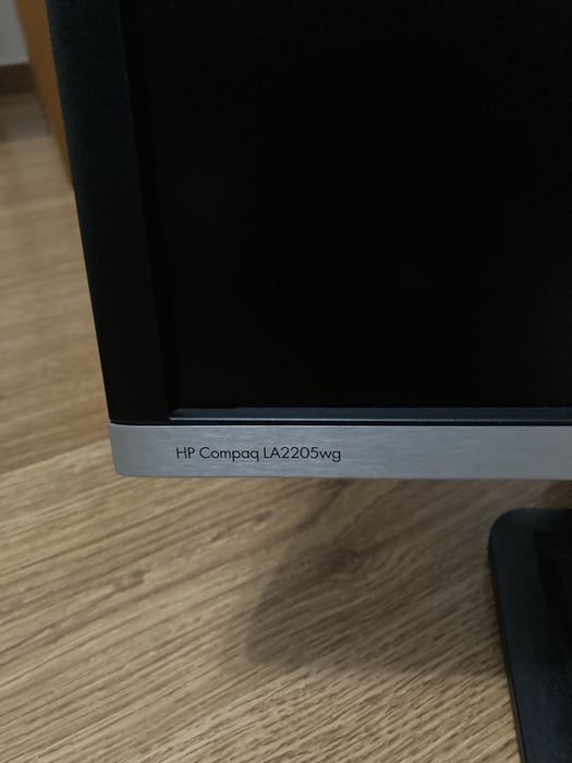 HP 22" Rotating Monitor64584748955778122