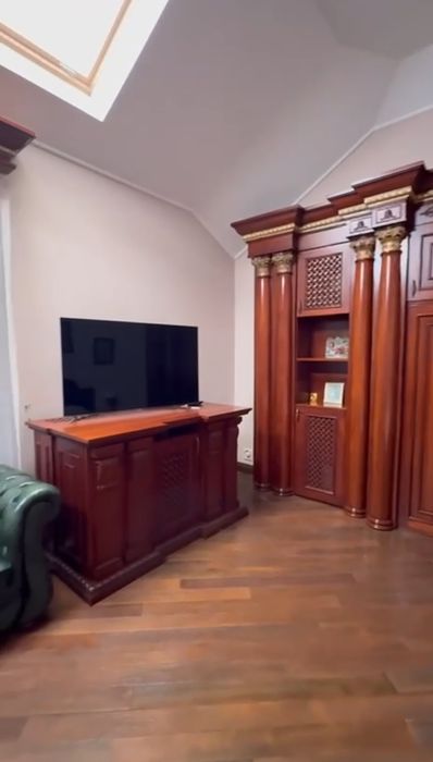 Оренда Будинку 2 бассейна сауна хамман ділянка 12 соток гараж підвал