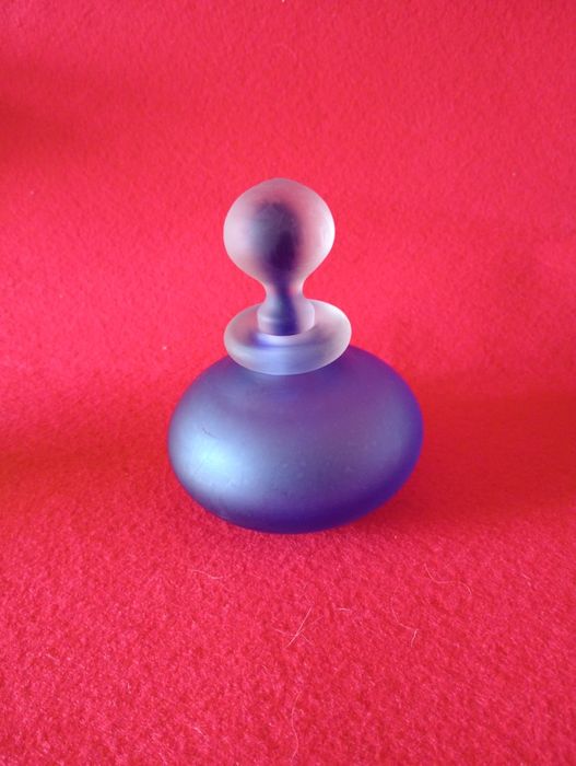 Frascos de vidro fosco. Preço: 15,00€