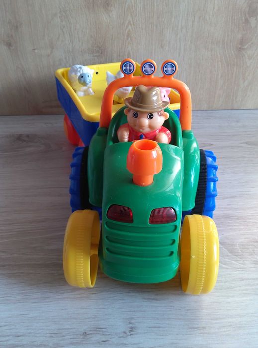 Interaktywny traktor Farmer ze zwierzątkami Stary Old McDonald OPIS!